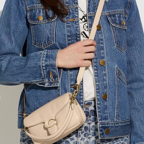 Coach Women's Leather Covered C Closure Pillow Tabby Shoulder bag 18,crossbody - Picture 7 of 15